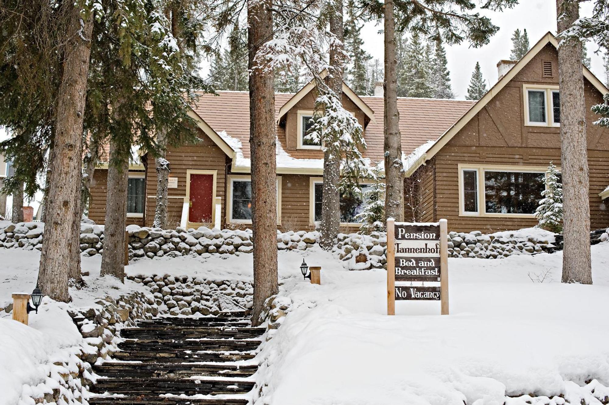 Banff Boutique Inn - Adults Only ภายนอก รูปภาพ
