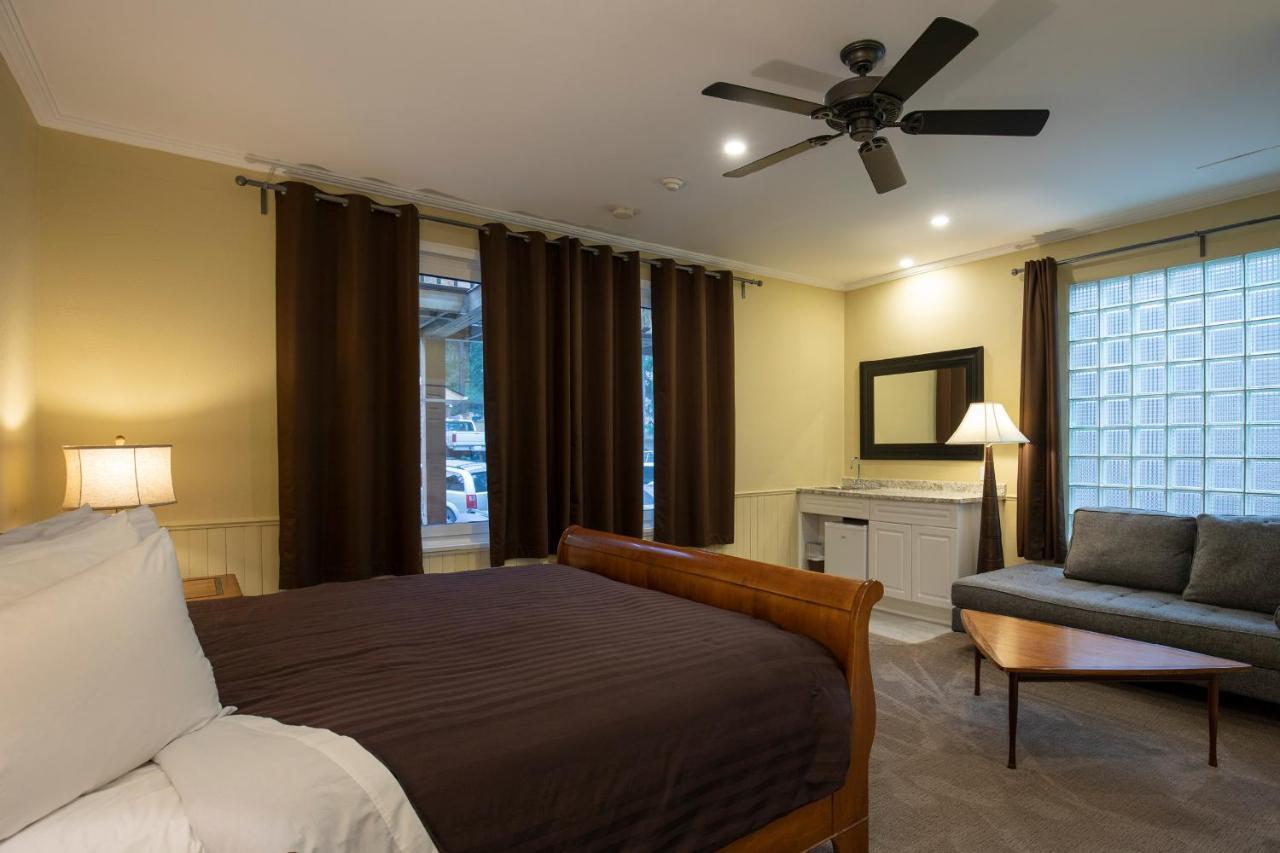 Banff Boutique Inn - Adults Only ภายนอก รูปภาพ