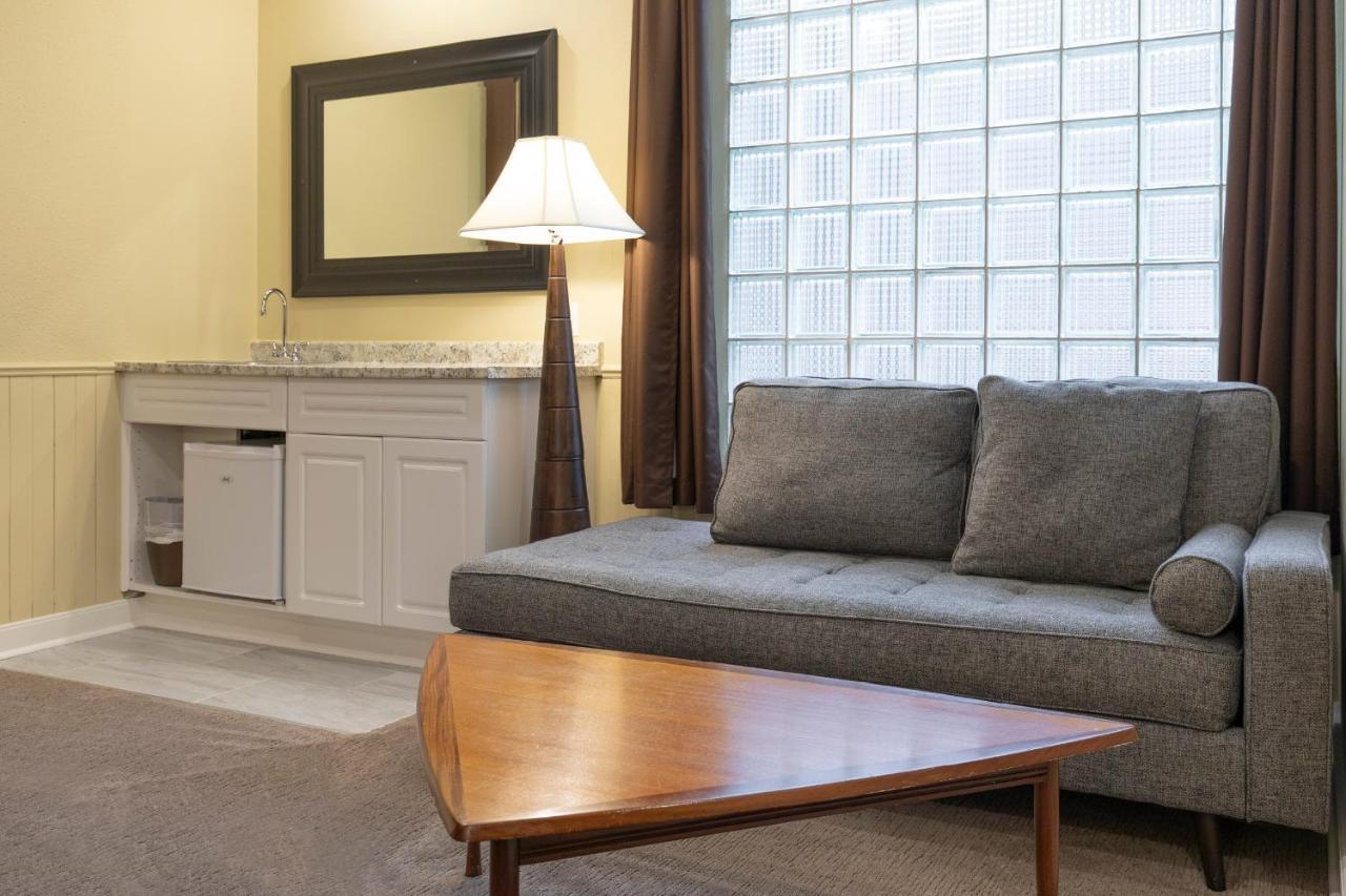 Banff Boutique Inn - Adults Only ภายนอก รูปภาพ