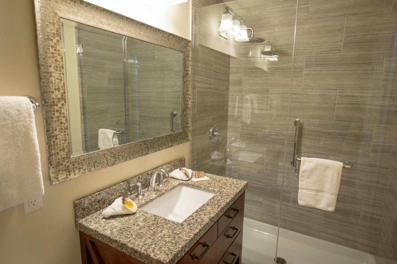 Banff Boutique Inn - Adults Only ภายนอก รูปภาพ